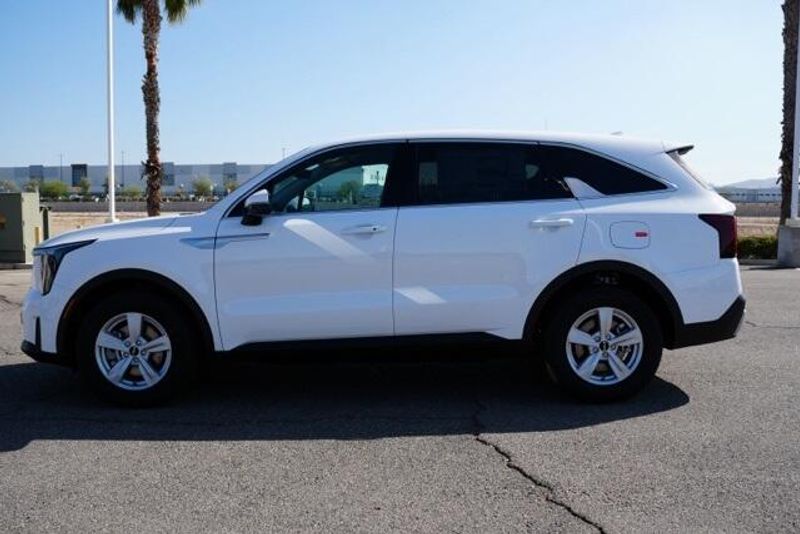 New 2026 Kia Sorento LXImage 4