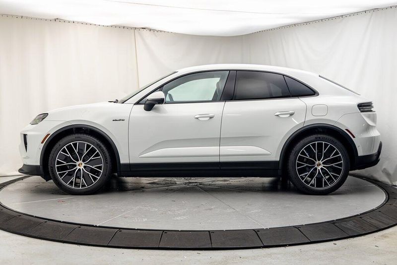 2024 Porsche Macan Electric 4Image 2