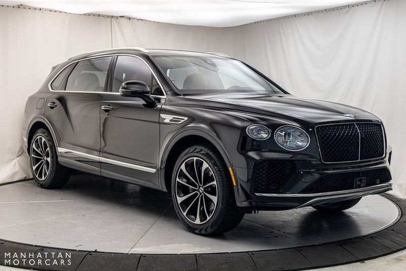 2024 Bentley Bentayga EWB V8Image 7