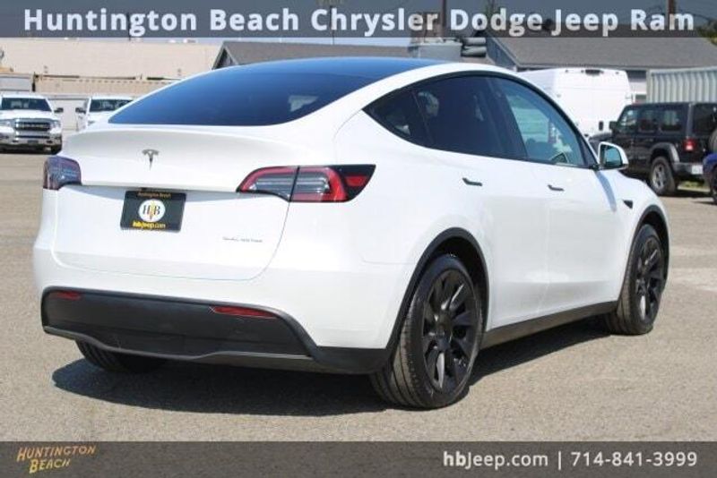 2023 Tesla Model Y Long RangeImage 5