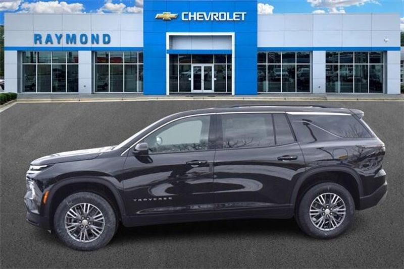 2025 Chevrolet Traverse LTImage 6