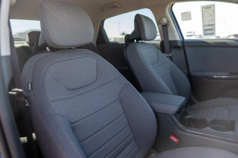 New 2025 Kia K4 EXImage 13