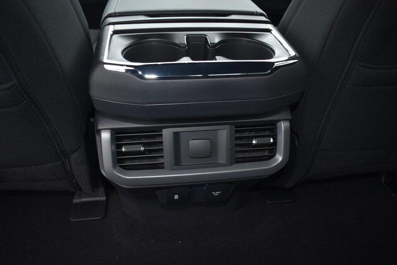 2025 Ford F-150 XLTImage 11