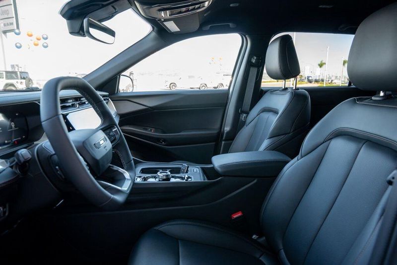 New 2026 Jeep Cherokee LimitedImage 12