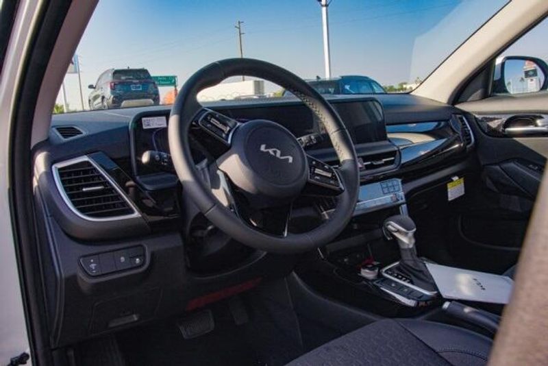 2025 Kia Seltos SImage 11