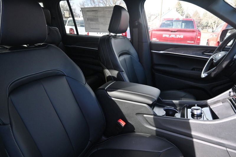 2025 Jeep Grand Cherokee L LimitedImage 18