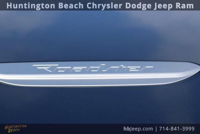 2019 BMW i8 BaseImage 34