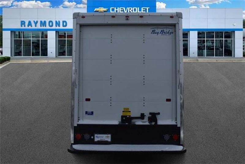 New 2025 Chevrolet Express 3500 Work VanImage 4