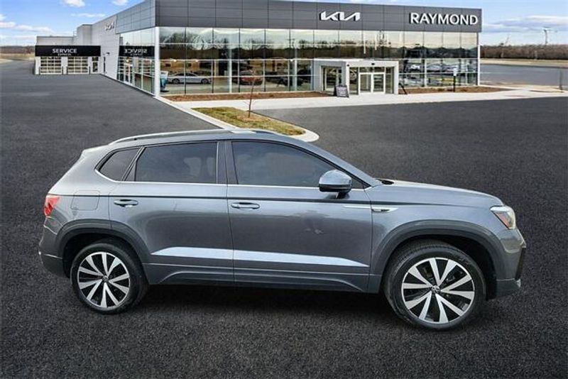 2022 Volkswagen Taos 1.5T SEImage 9