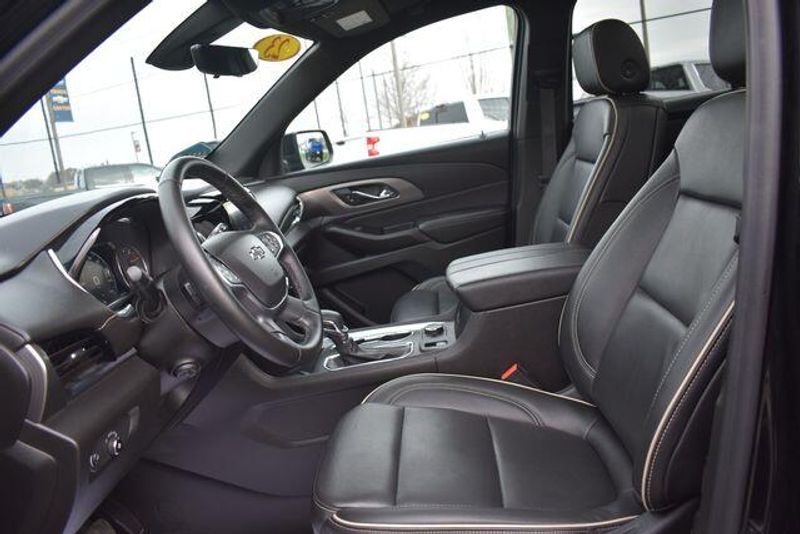 Used 2023 Chevrolet Traverse PremierImage 29