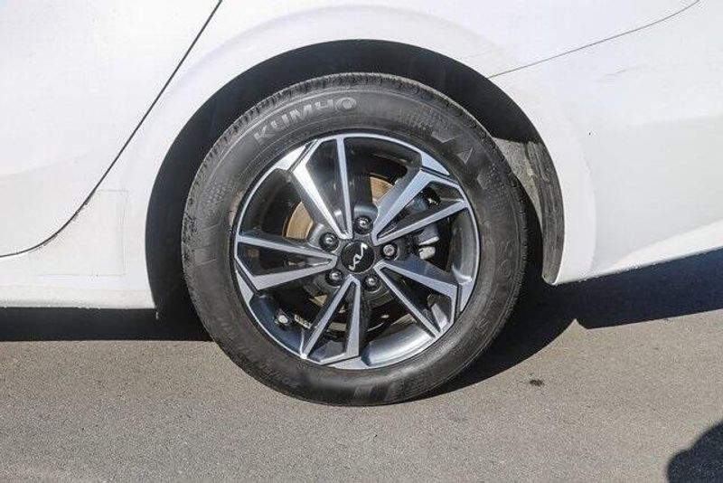 2024 Kia Forte LXSImage 12