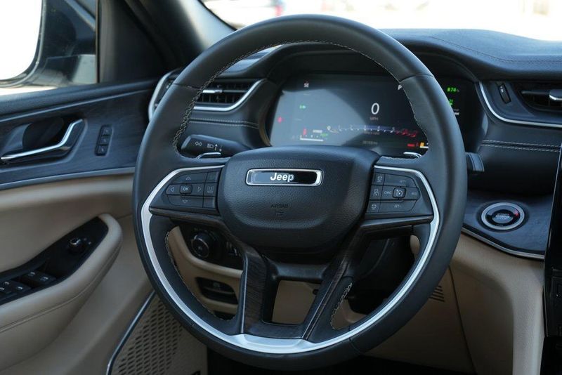 Used 2024 Jeep Grand Cherokee 4xeImage 22