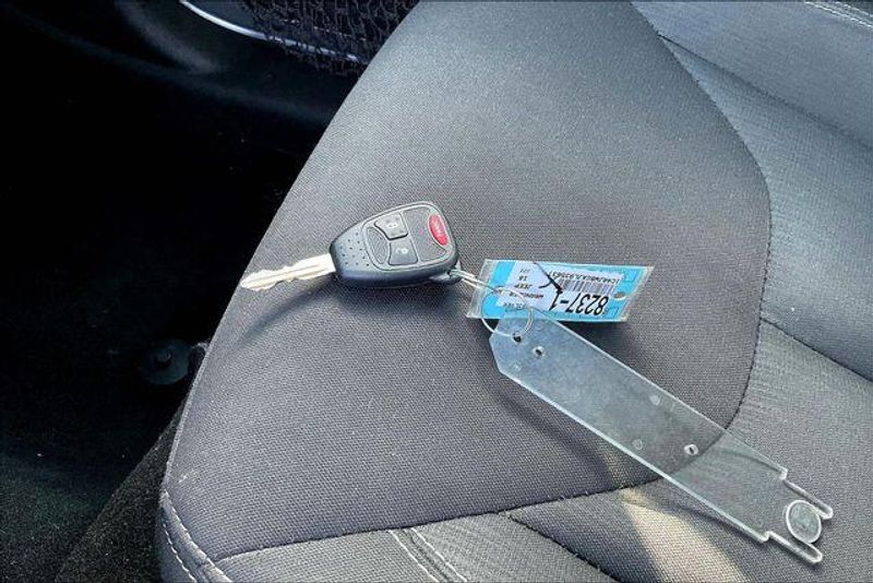 Used 2018 Jeep Wrangler JK SaharaImage 10