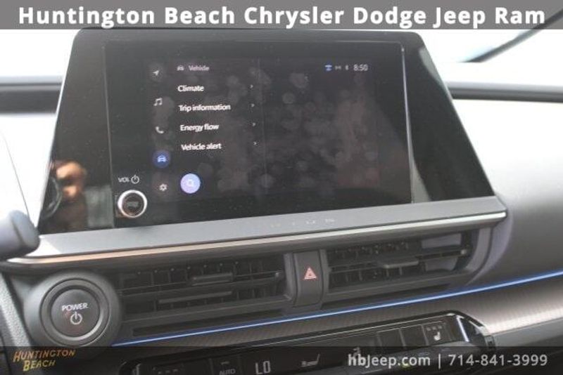 2023 Toyota Prius XLEImage 19