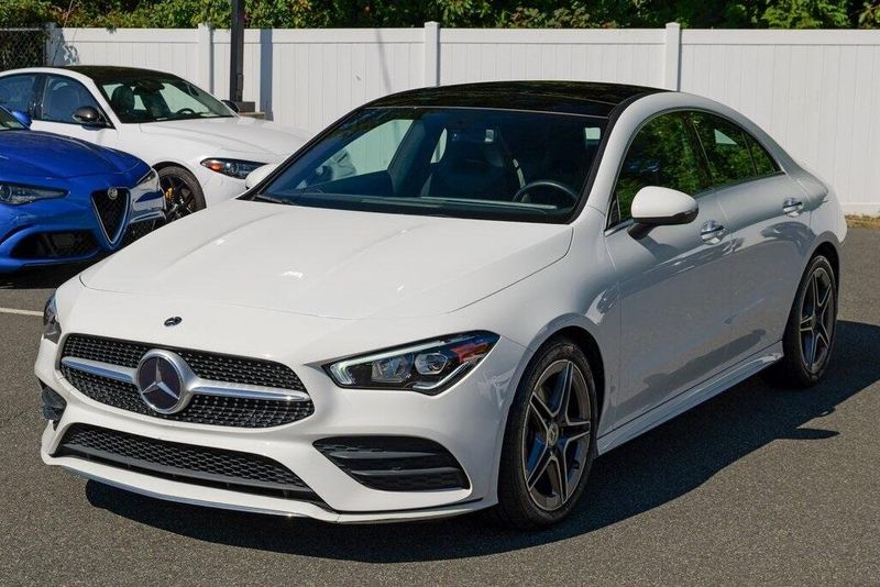2022 Mercedes Benz CLA 250 photo 2