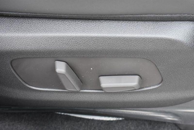 New 2026 Kia Carnival Hybrid SXImage 13