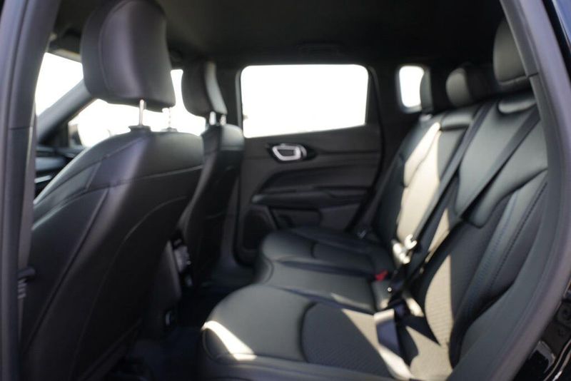 New 2026 Jeep Compass LatitudeImage 13
