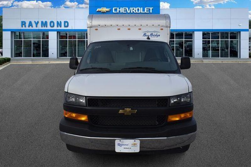 New 2025 Chevrolet Express 3500 Work VanImage 9