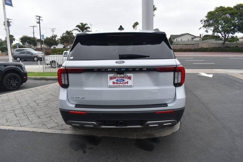 New 2025 Ford Explorer ActiveImage 7