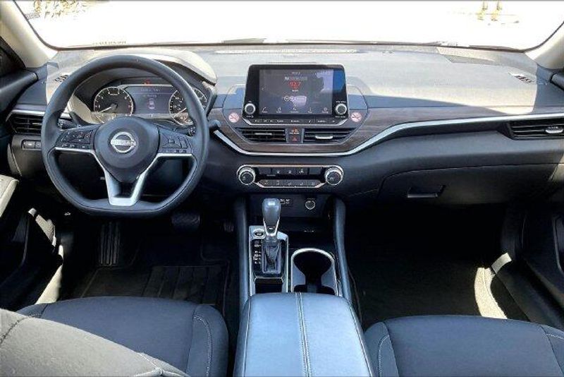 Used 2024 Nissan Altima 2.5 SVImage 15