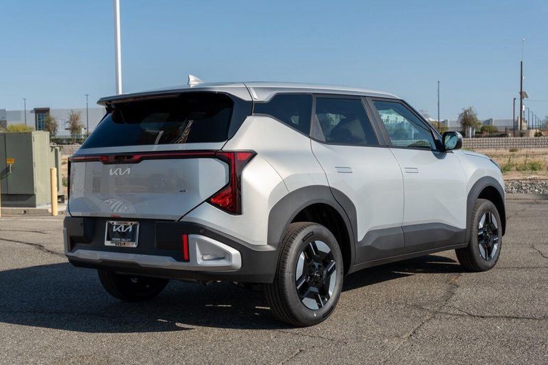 New 2027 Kia Seltos LXImage 7