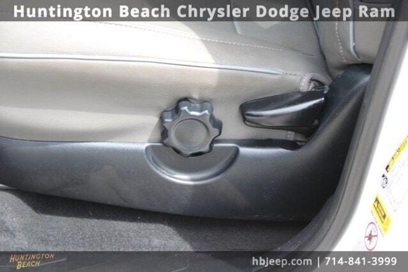 2016 Toyota Tacoma SR5Image 35