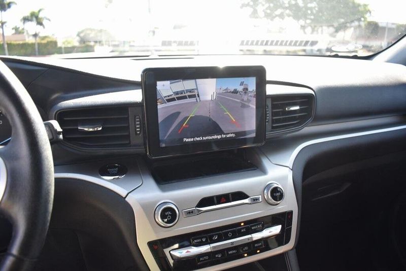 Used 2022 Ford Explorer XLTImage 20