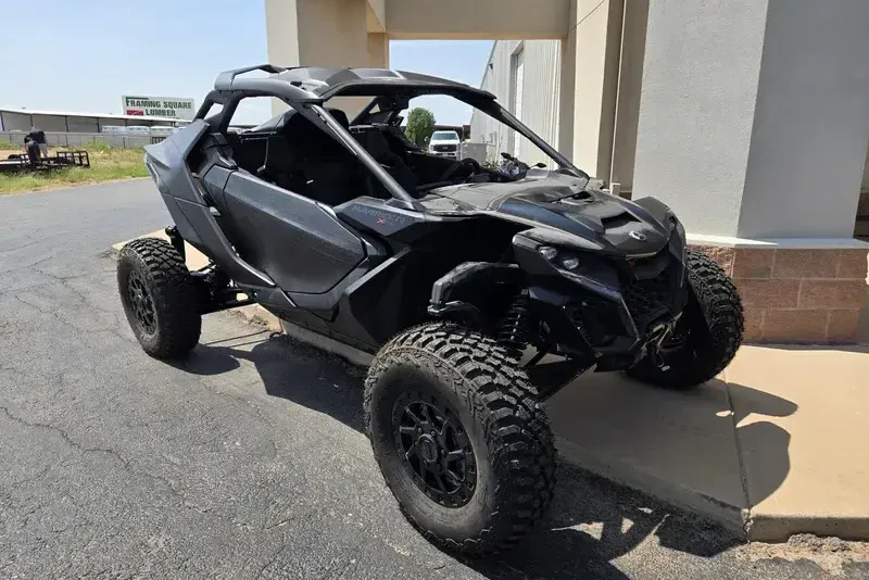 2025 CAN-AM MAVERICK R X RS WITH SMARTSHOX 999T DCT TRIPLE BLACK 