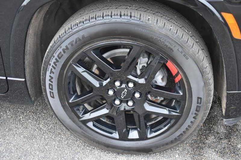 Used 2023 Chevrolet Traverse PremierImage 12