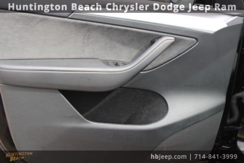 2023 Tesla Model Y Long RangeImage 10