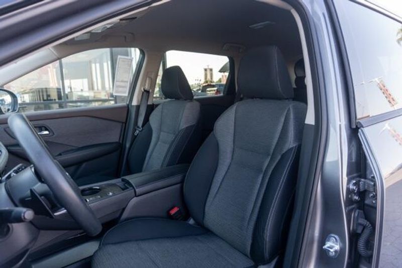Used 2021 Nissan Rogue SVImage 12