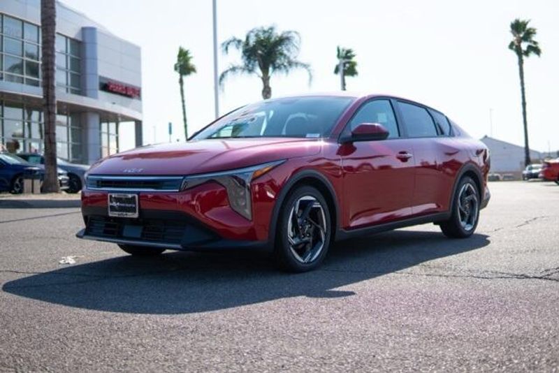 New 2025 Kia K4 GT-LineImage 3