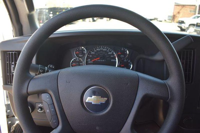 New 2025 Chevrolet Express 2500 Work VanImage 24