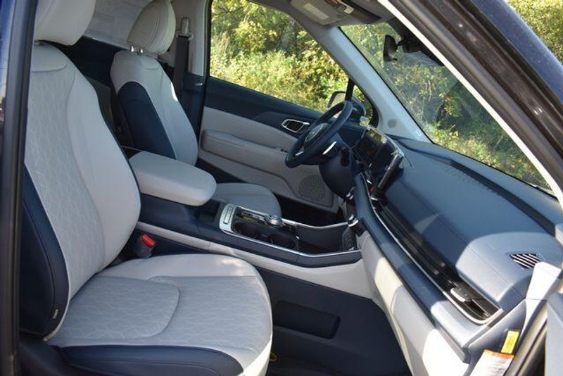 New 2026 Kia Carnival Hybrid EXImage 14