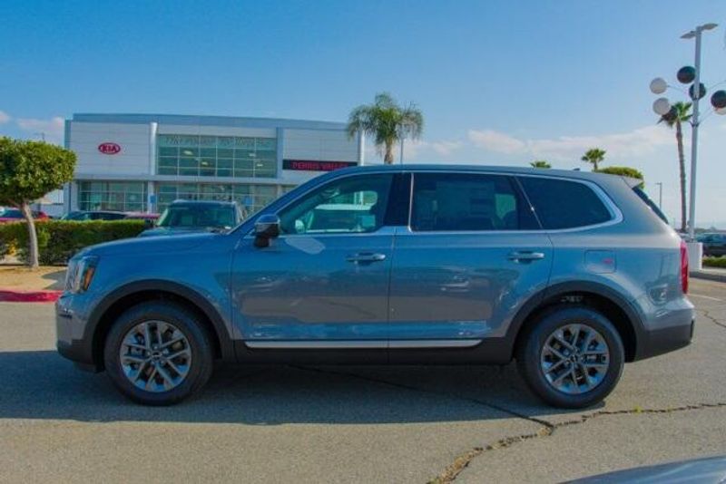 2025 Kia Telluride LXImage 4