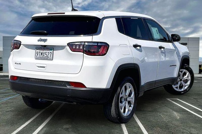 Used 2025 Jeep Compass SportImage 13