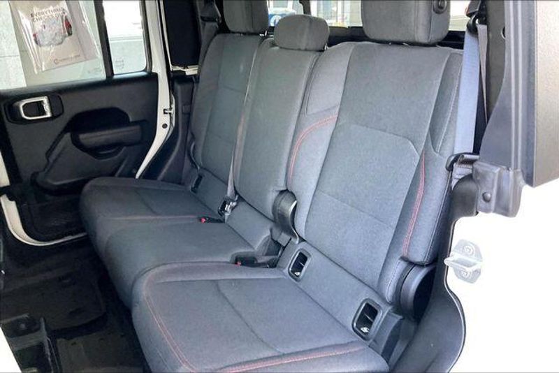 Used 2024 Jeep Gladiator RubiconImage 25