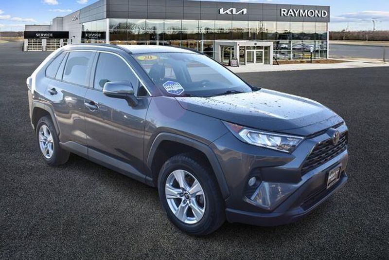 Used 2020 Toyota RAV4 XLEImage 1