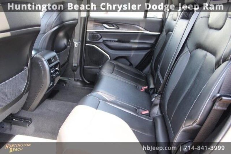 2022 Jeep Grand Cherokee LimitedImage 38