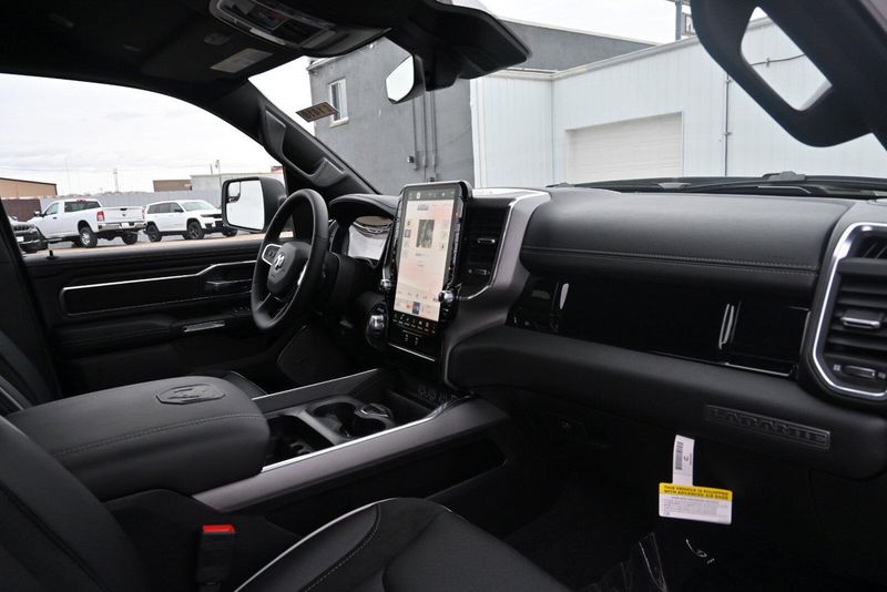 2025 RAM 1500 LaramieImage 14