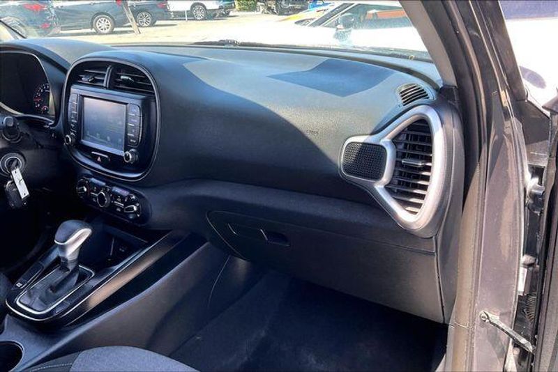 Used 2021 Kia Soul SImage 16