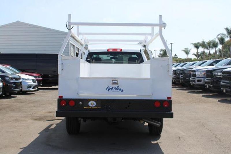2024 RAM 2500 Tradesman Regular Cab Harbor BodyImage 4