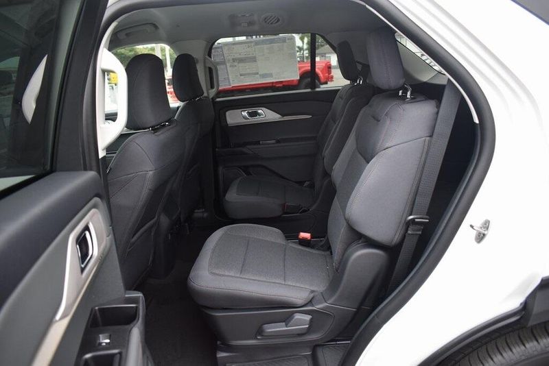 New 2025 Ford Explorer ActiveImage 9