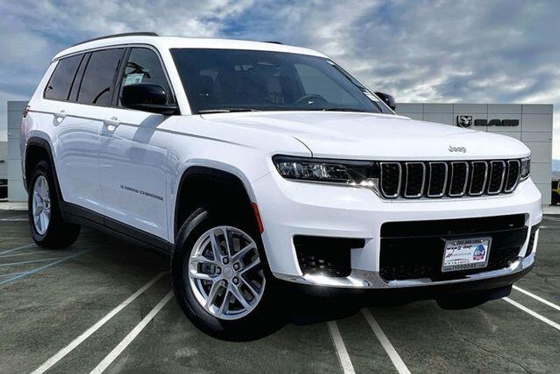 Used 2025 Jeep Grand Cherokee L LaredoImage 12