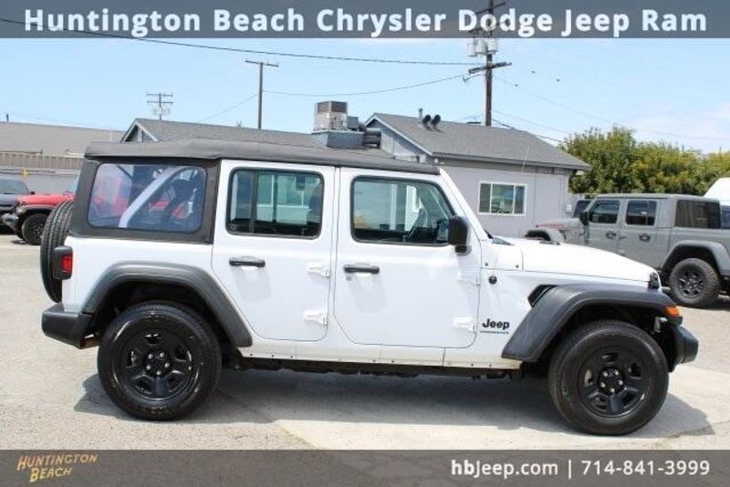 2023 Jeep Wrangler SportImage 3