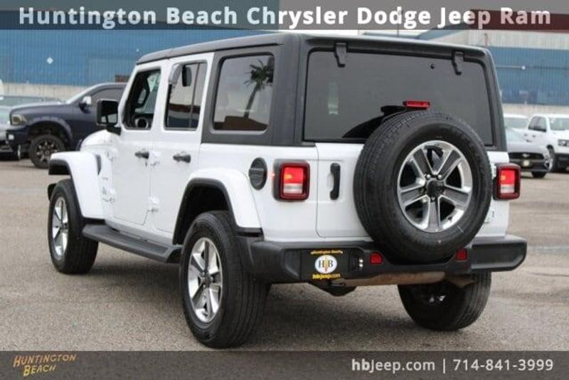 2022 Jeep Wrangler Unlimited SaharaImage 3