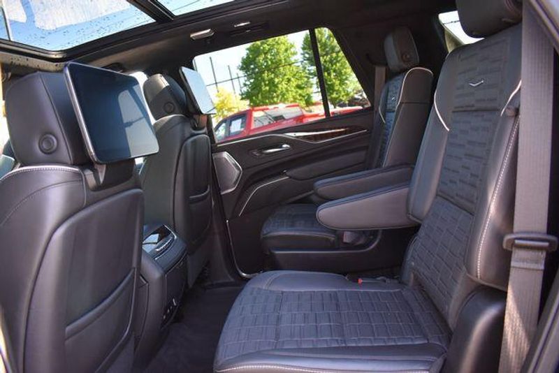 Used 2024 Cadillac Escalade Sport PlatinumImage 25