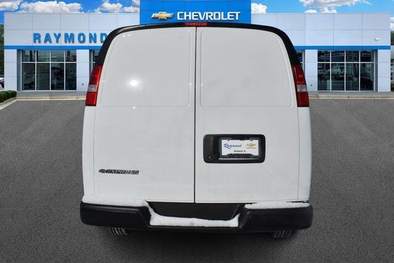 New 2025 Chevrolet Express 2500 Work VanImage 5