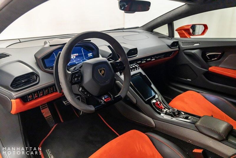 2020 Lamborghini Huracan EVO BaseImage 12