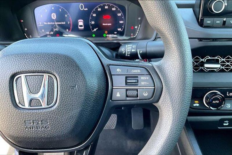 Used 2025 Honda Accord Sedan SEImage 19